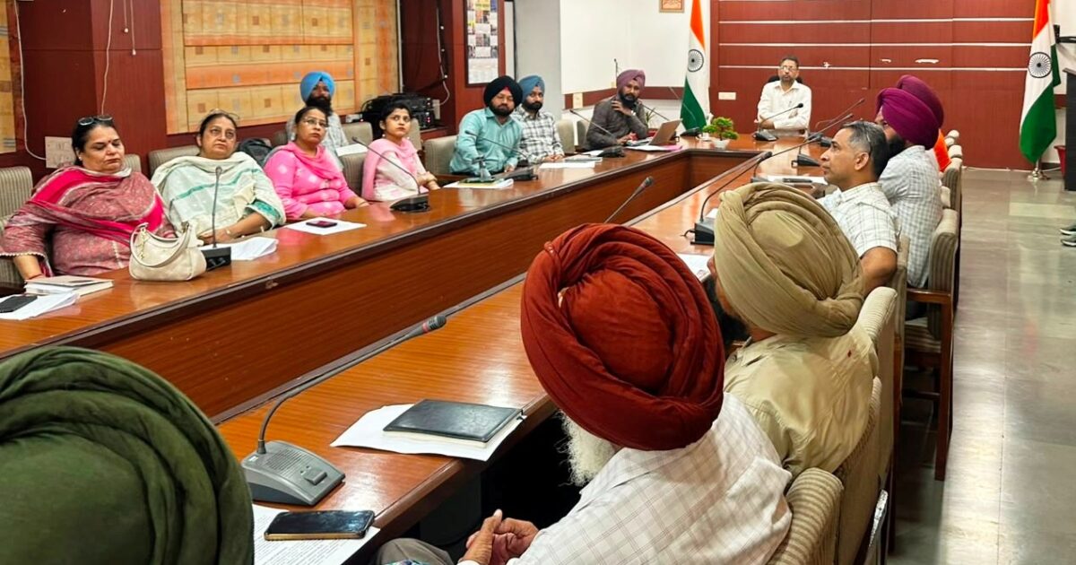ਮਾਈ ਭਾਰਤ ਕੇਂਦਰ, ਵੱਲੋਂ ਵਿਦਿਅਕ ਸੰਸਥਾਵਾਂ ਦੇ ਮੁਖੀਆਂ ਨਾਲ ਰਜਿਸਟ੍ਰੇਸ਼ਨ ਅਤੇ ਜਾਗਰੂਕਤਾ ਸਬੰਧੀ ਮੀਟਿੰਗ 