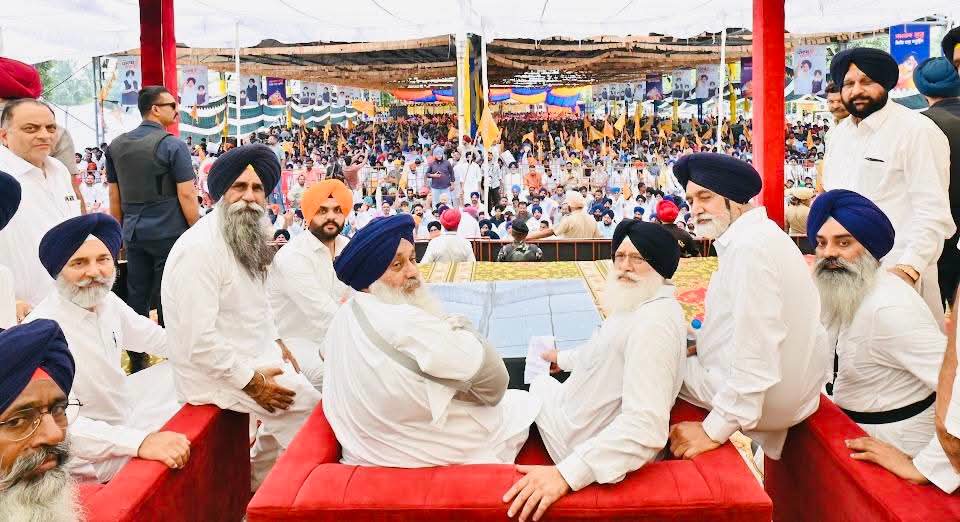 ਮੱਖਣ ਬਰਾੜ ਦੀ ਅਗਵਾਈ ਹੇਠ ਹੋਏ ਵੱਡੇ ਇਕੱਠ ਤੋਂ ਸੁਖਬੀਰ ਬਾਦਲ ਖੁਸ਼