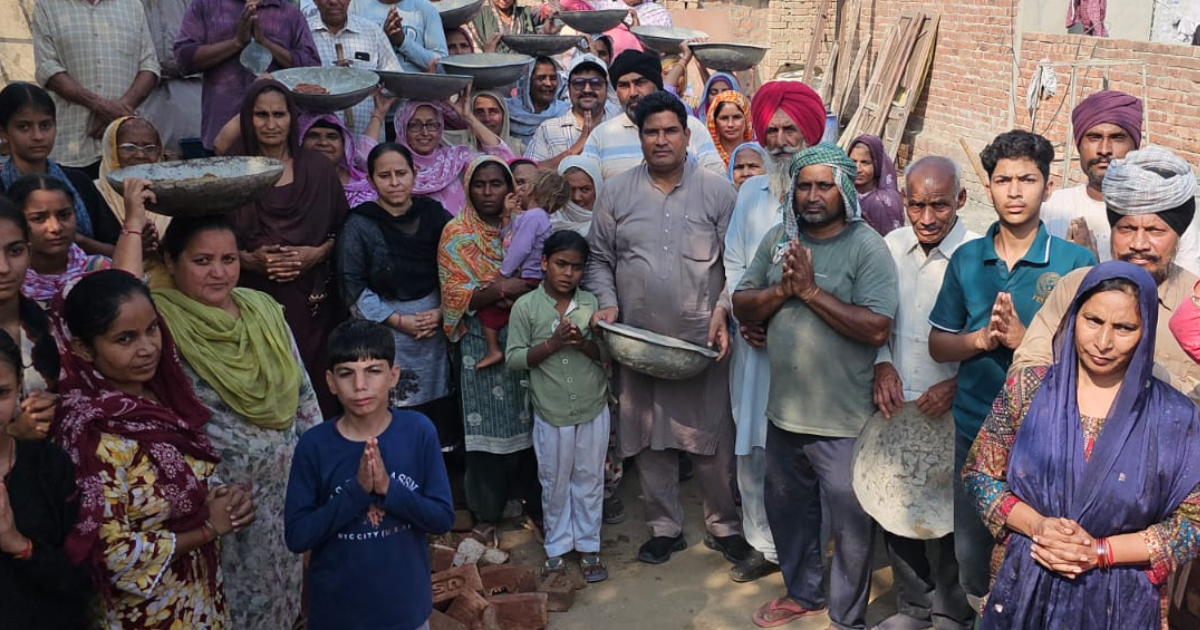 ਖੋਸਾ ਪਾਂਡੋ ’ਚ ਵਿਧਵਾ ਵੀਰਪਾਲ ਕੌਰ ਲਈ ਮਦਦਗਾਰ ਬਣਿਆ ਸੰਤ ਰਾਮਪਾਲ ਜੀ ਦਾ ਟਰੱਸਟ, 10 ਲੱਖ ਰੁਪਏ ਤੋਂ ਵੱਧ ਦੀ ਲਾਗਤ ਨਾਲ ਬਣੇਗਾ ਨਵਾਂ ਮਕਾਨ